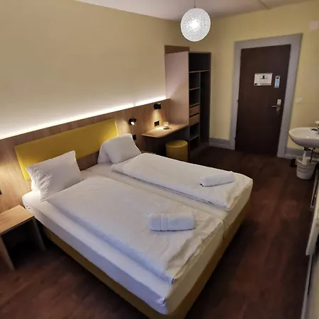 Budget Waldhotel Unspunnen Hostel *