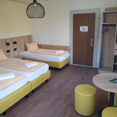 Budget Waldhotel Unspunnen Hostel *